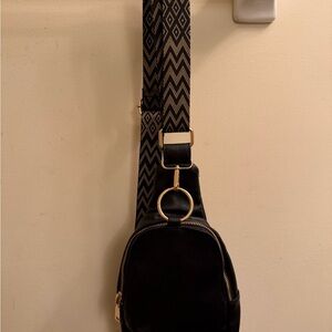 Moda Luxe Black Crossbody Bag with Geometric Strap